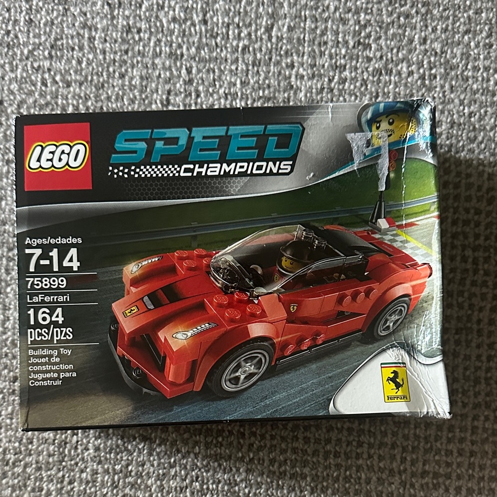 LEGO Speed Champions LaFerrari Set - damaged box 75899